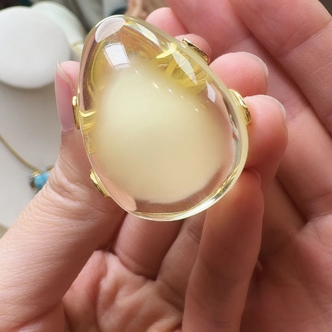 走***儿琥珀未镶嵌颈饰戒指