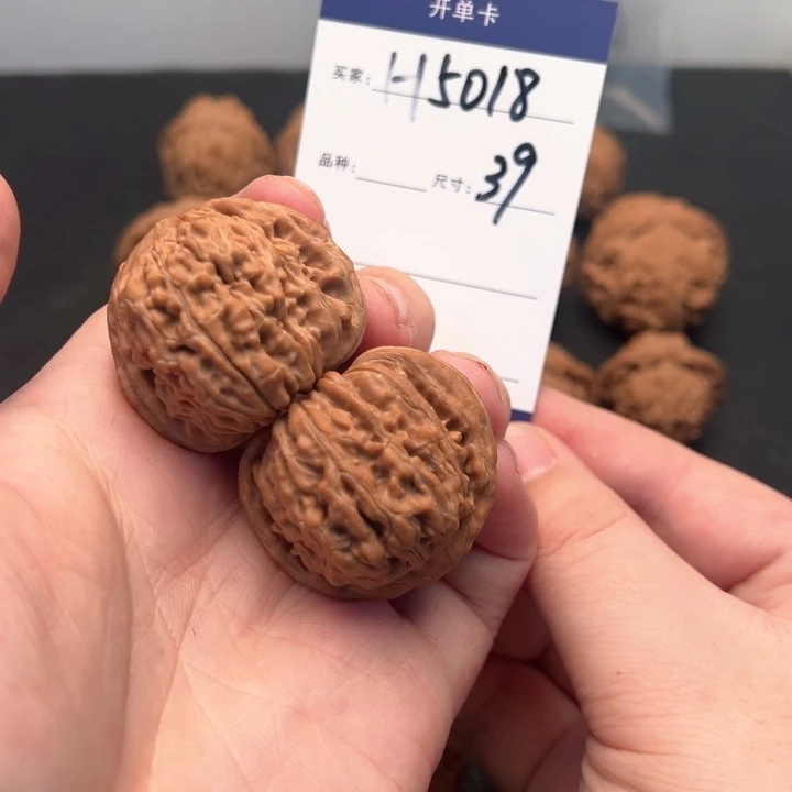 文玩核桃把件小***鱼山西老树一代汉高楼5018