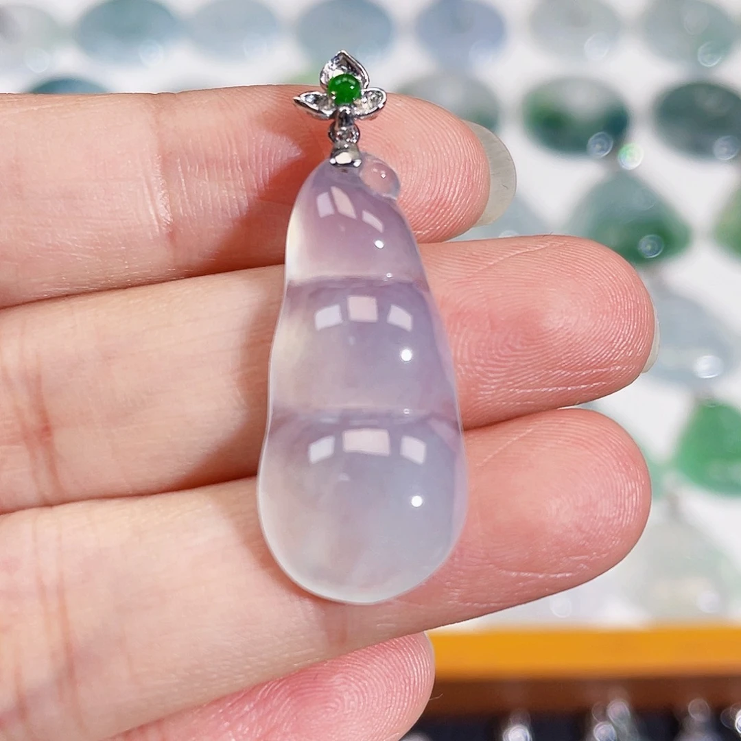 颈饰18K金镶嵌翡翠吊坠