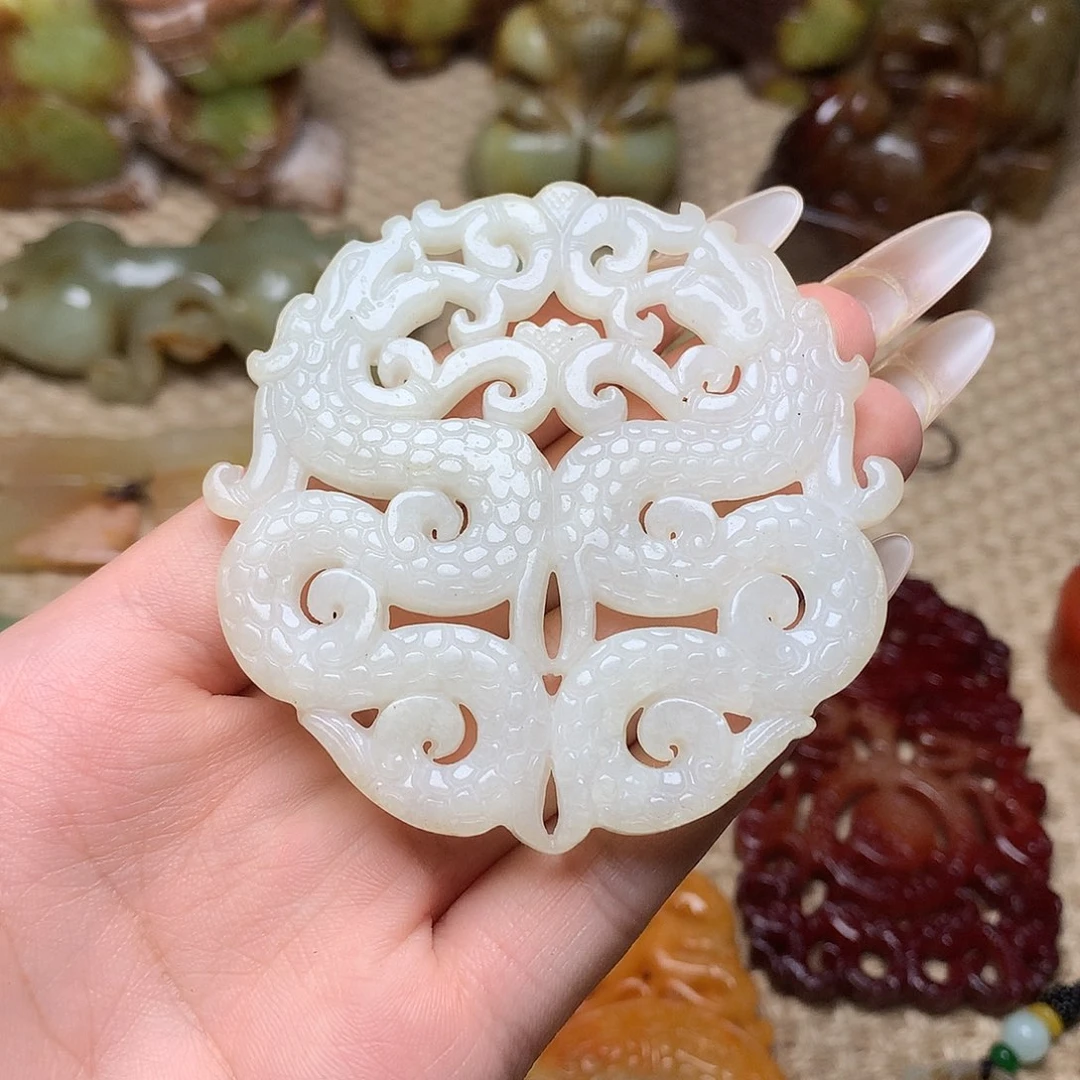 未镶嵌蛇纹石玉颈饰