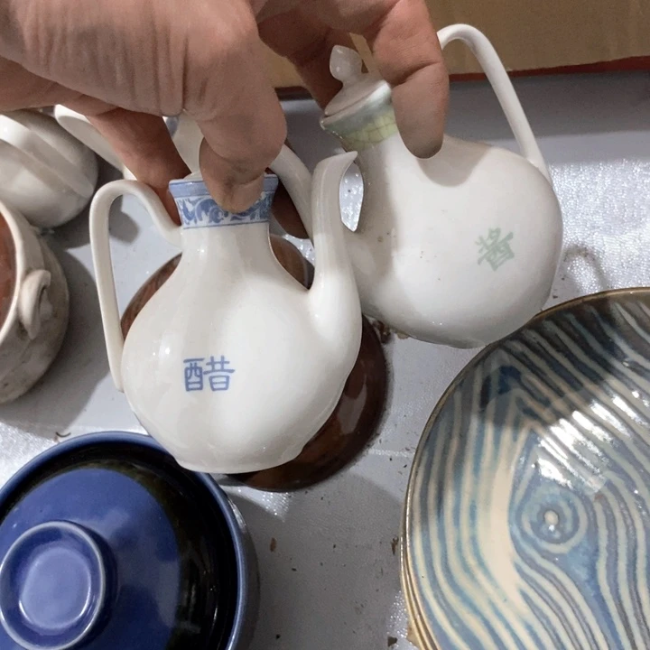 瓷片醋壶酱油壶两个