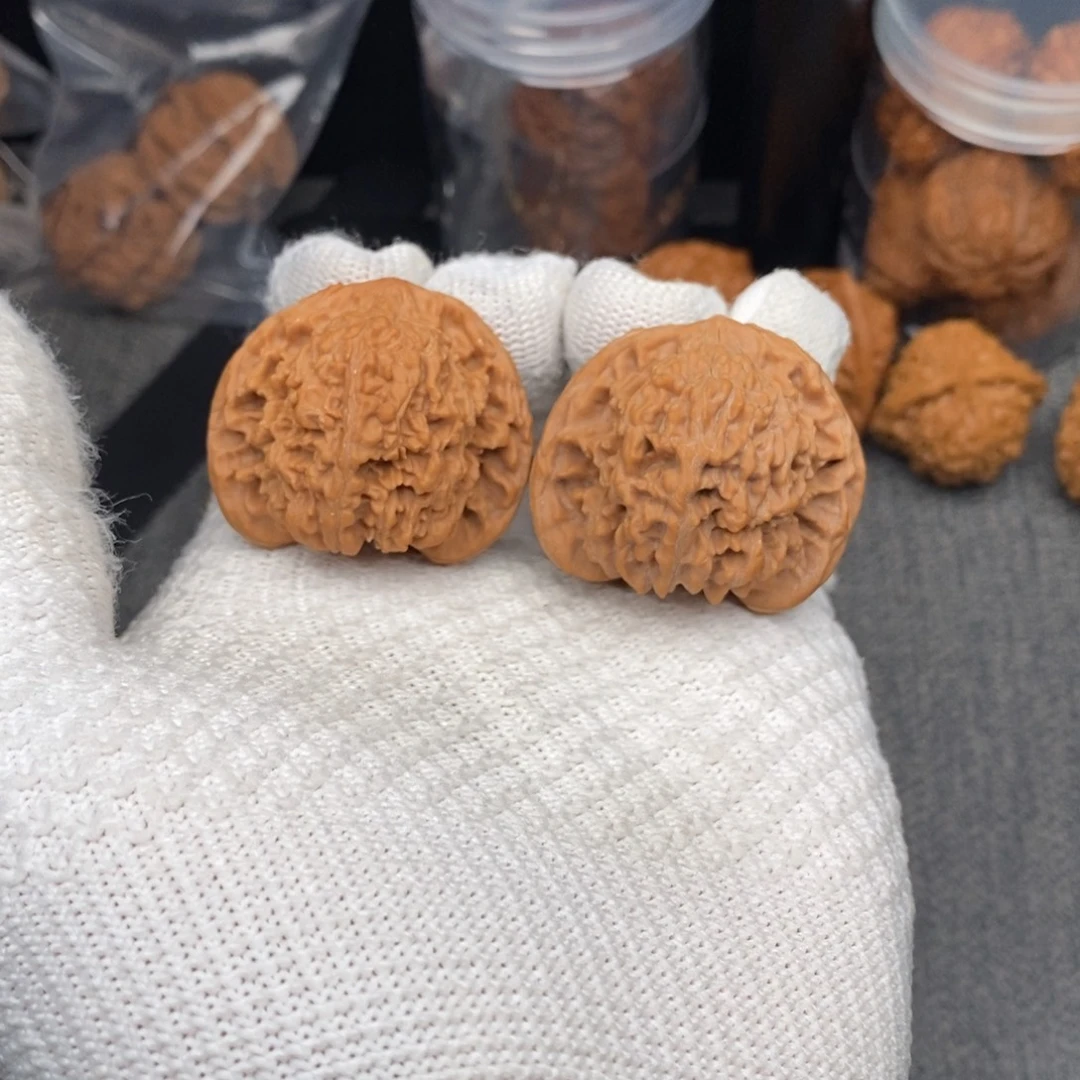 文玩核桃吊坠满天星狮子头41无修