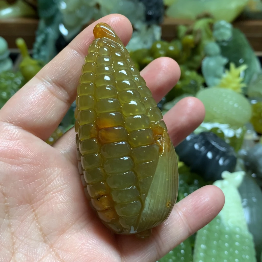 岫玉手把未镶嵌心**山手把