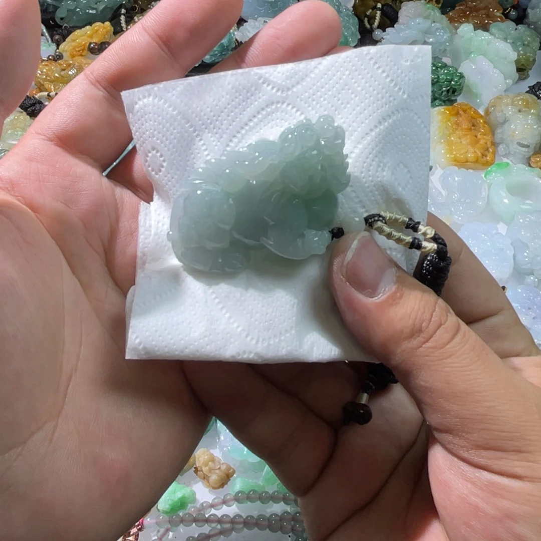 翡翠颈饰未镶嵌天然