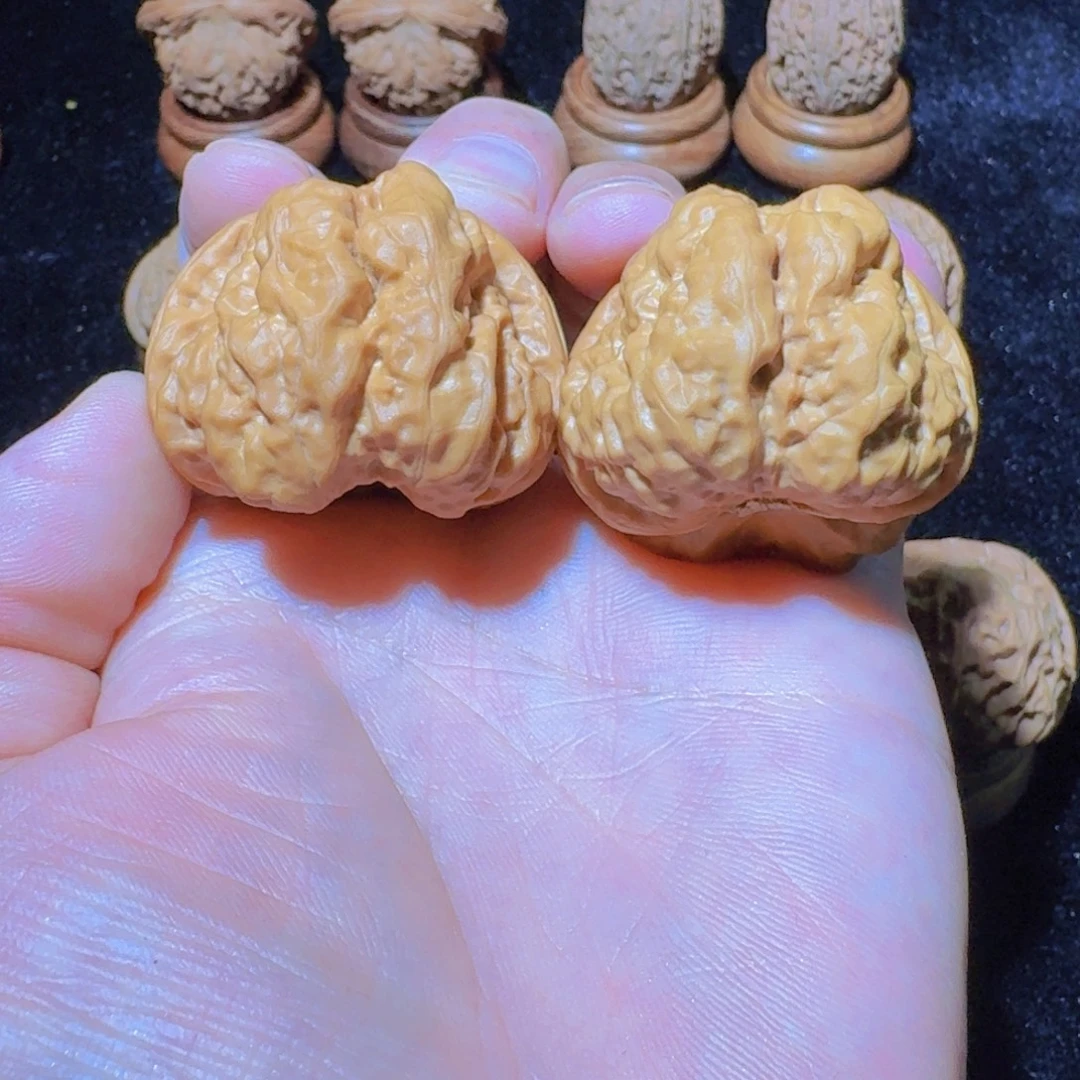 ****虹吊坠文玩核桃蛤蟆头