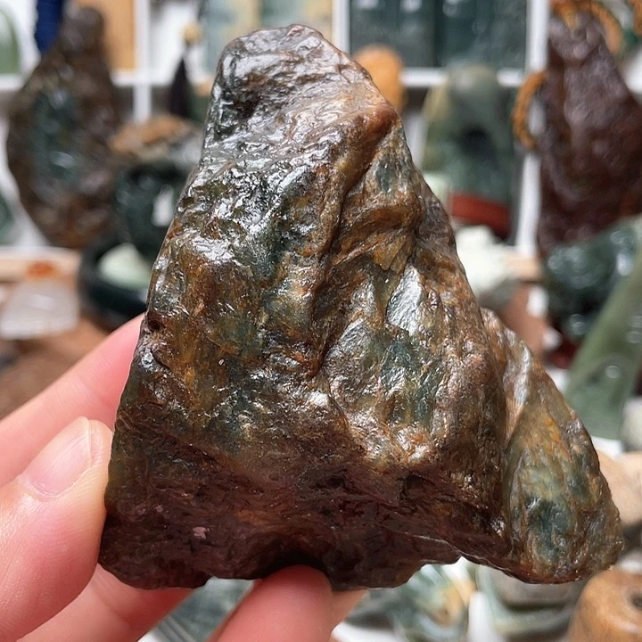 未镶嵌岫岩河磨玉（透闪石质玉）把件