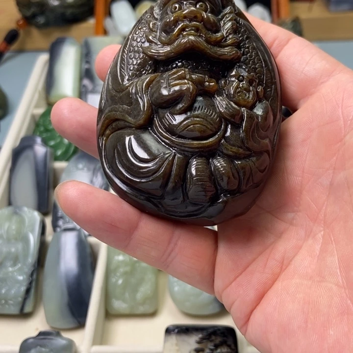 鸿***8颈饰未镶嵌和田玉