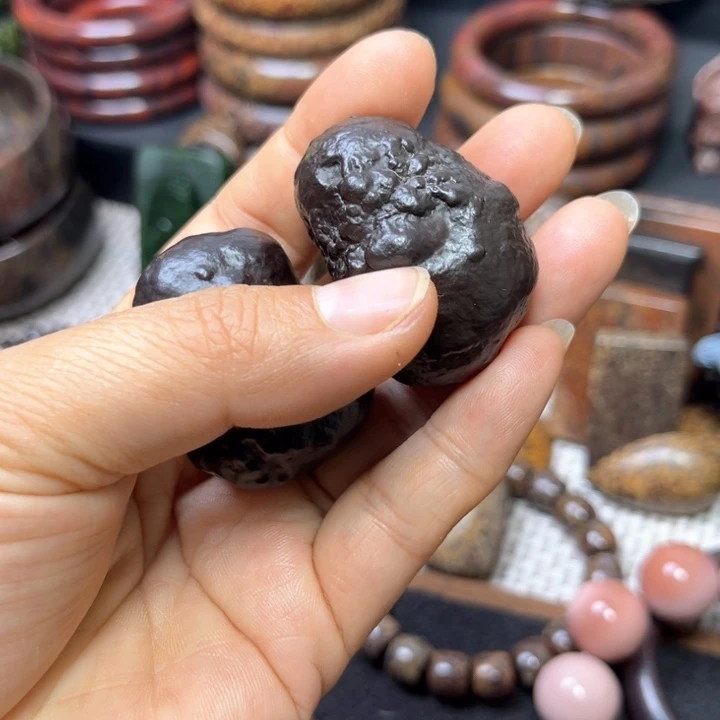 花岗石铁合金沙漠金刚一对