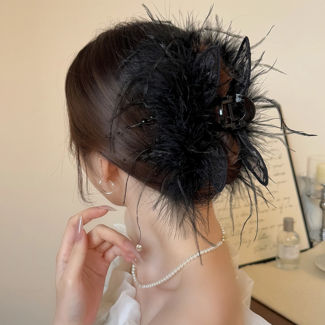时尚优雅高级感羽毛显发量蓬松感蕾丝兔耳朵珠珠流苏鲨鱼夹