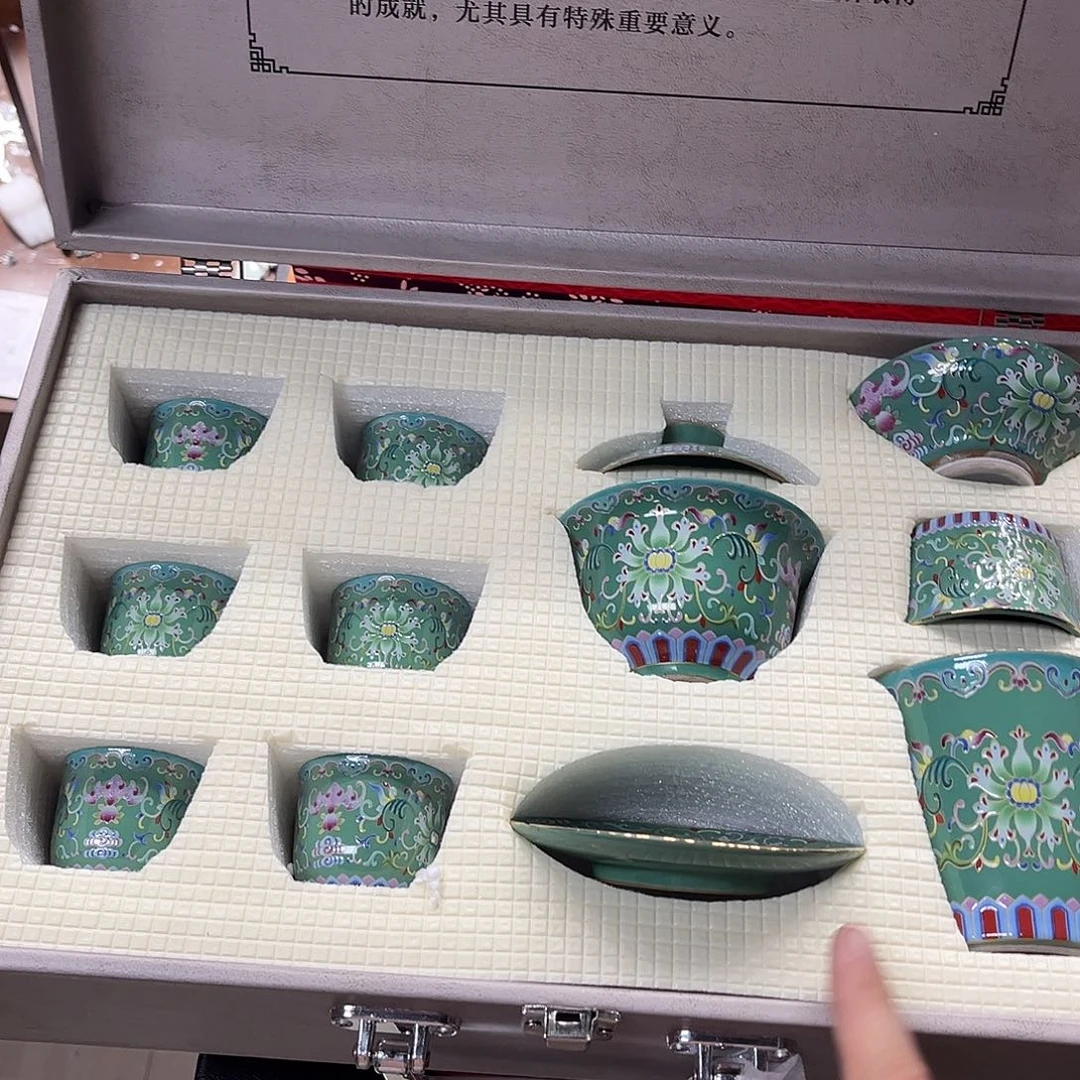 孤品茶具套装等。