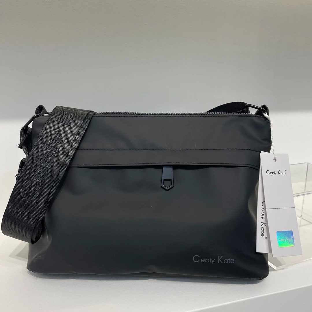 2025新款时尚质感男包防水皮膜单肩斜挎收纳包大容量旅行背包男款