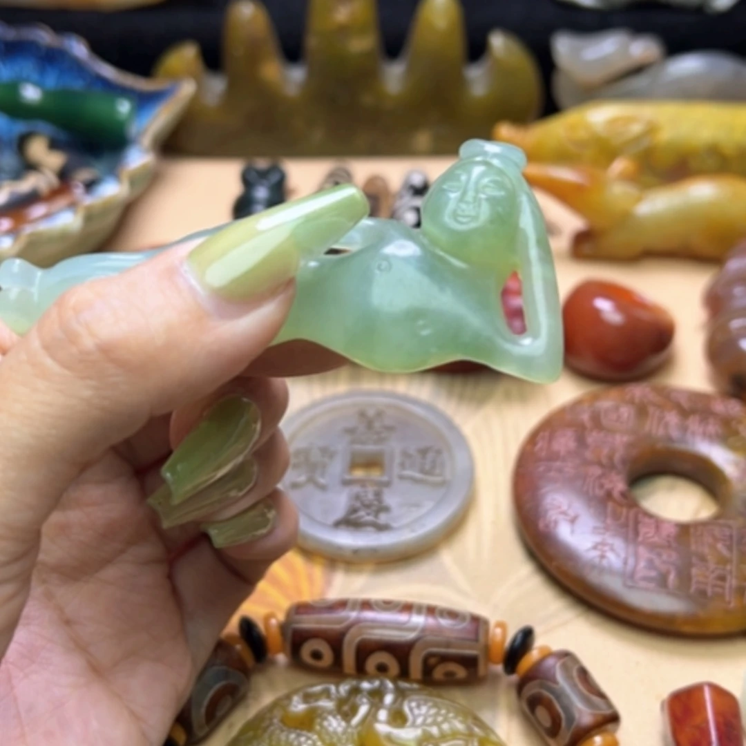 【闪购商品】蛇纹石玉未镶嵌颈饰