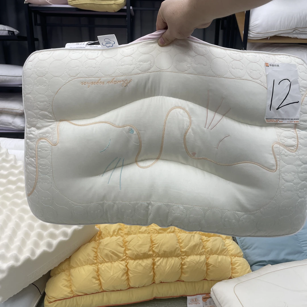 猫猫枕 成人枕女生用可爱枕丝质面料 丝滑细腻透气柔软