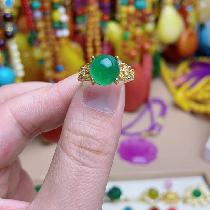 树脂制品76号绿色戒指