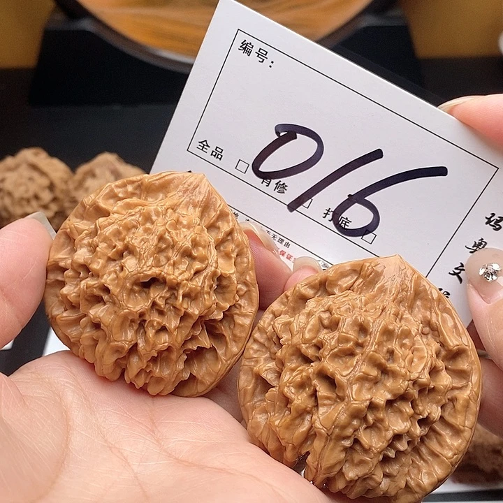 男***强吊坠文玩核桃016号 52尺 官帽