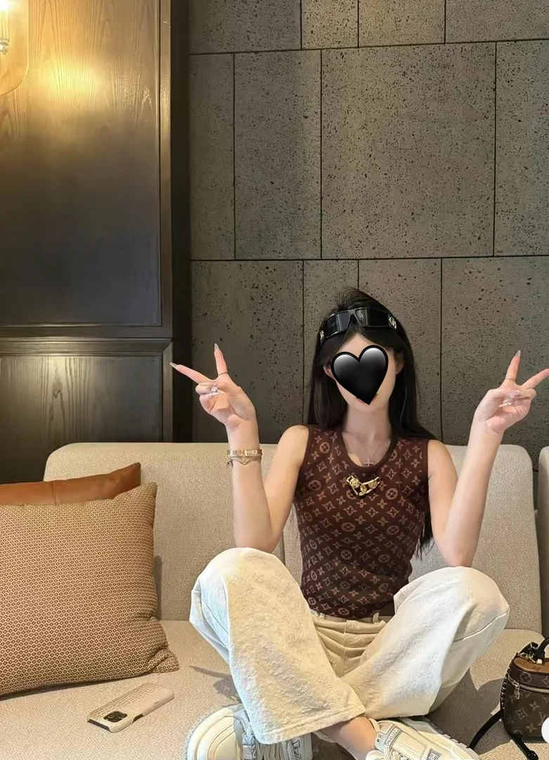 【小齐亿】新款高端咖色气质背心