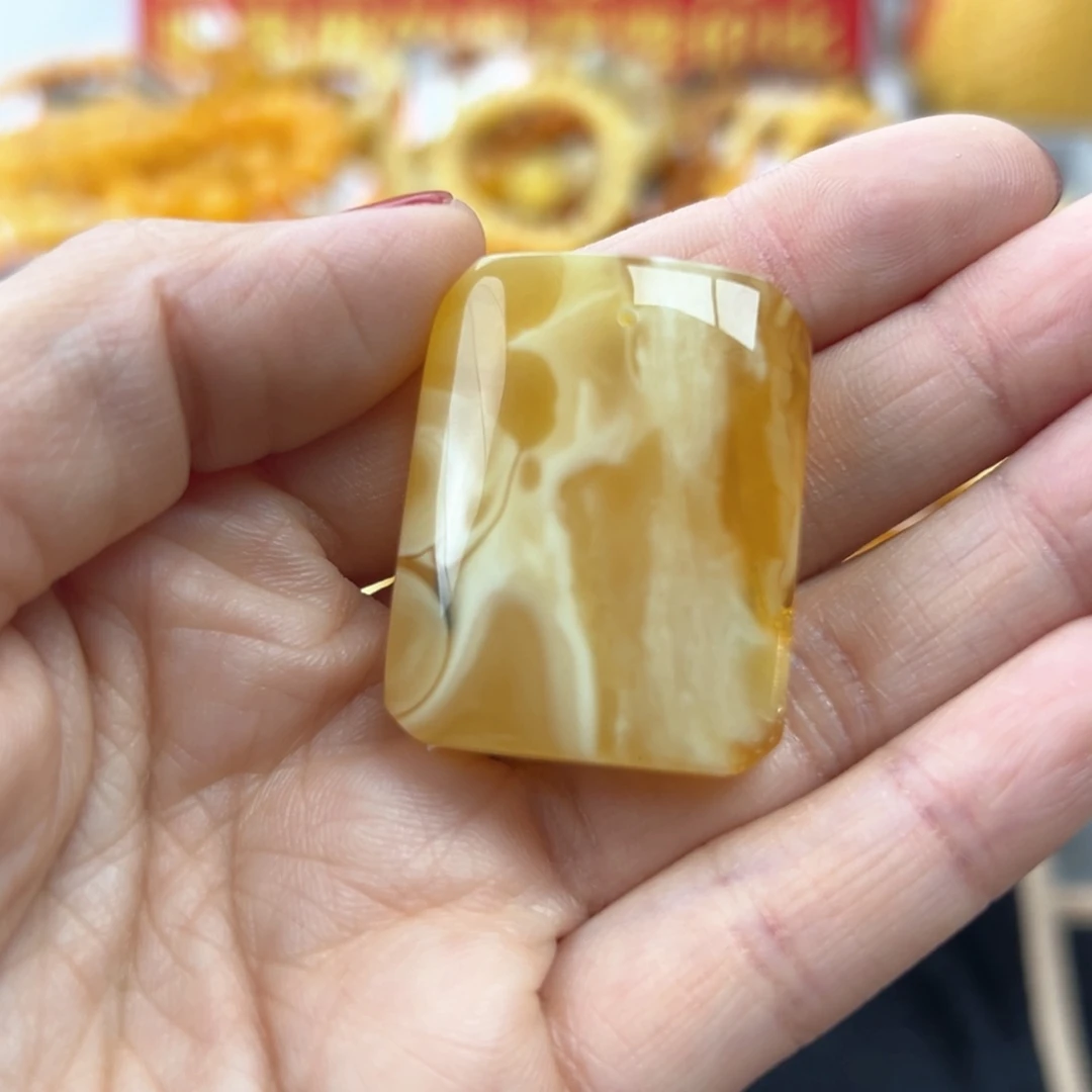 琥珀珠宝奇石未镶嵌