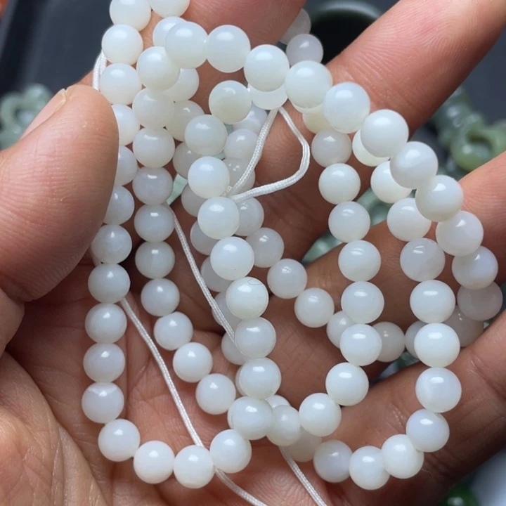 和田玉未镶嵌珠宝奇石有包容有裂