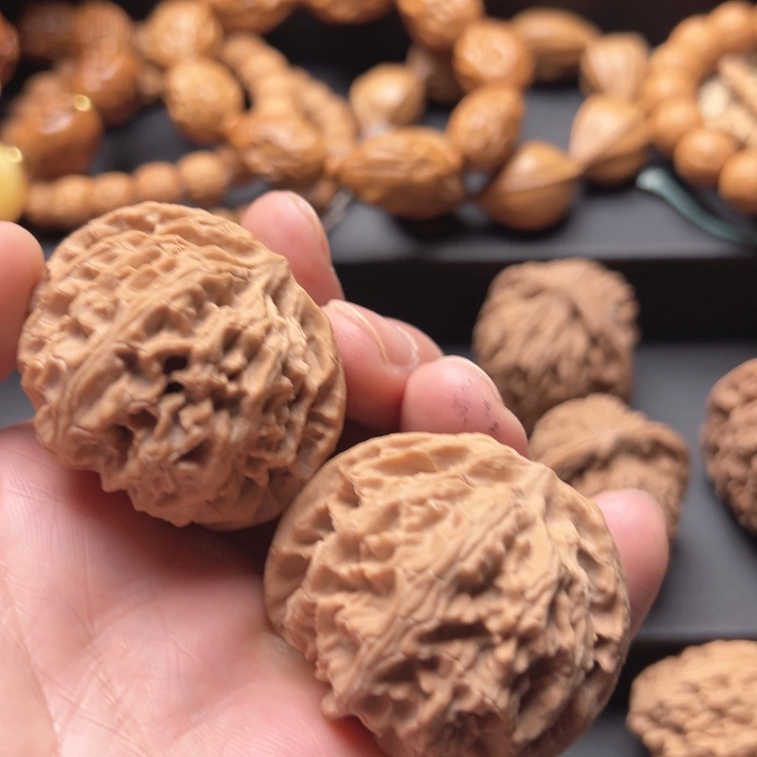 顽***主桃核把件苹果园核桃