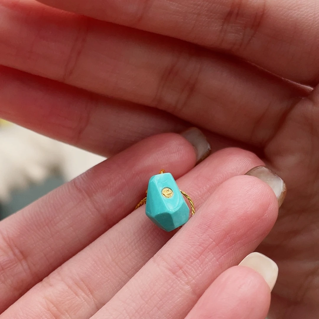 绿松石颈饰未镶嵌