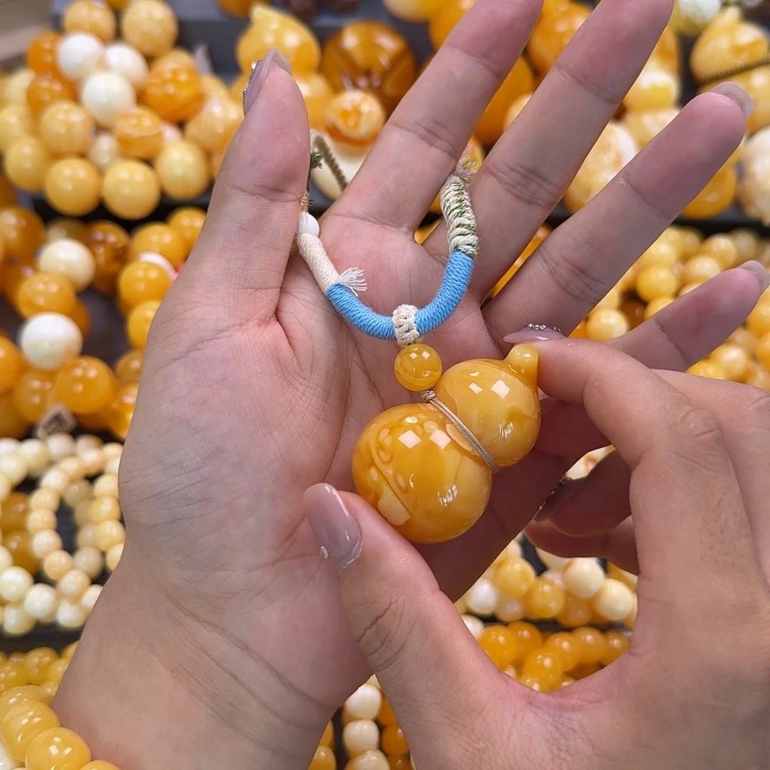 蜜蜡未镶嵌珠宝奇石