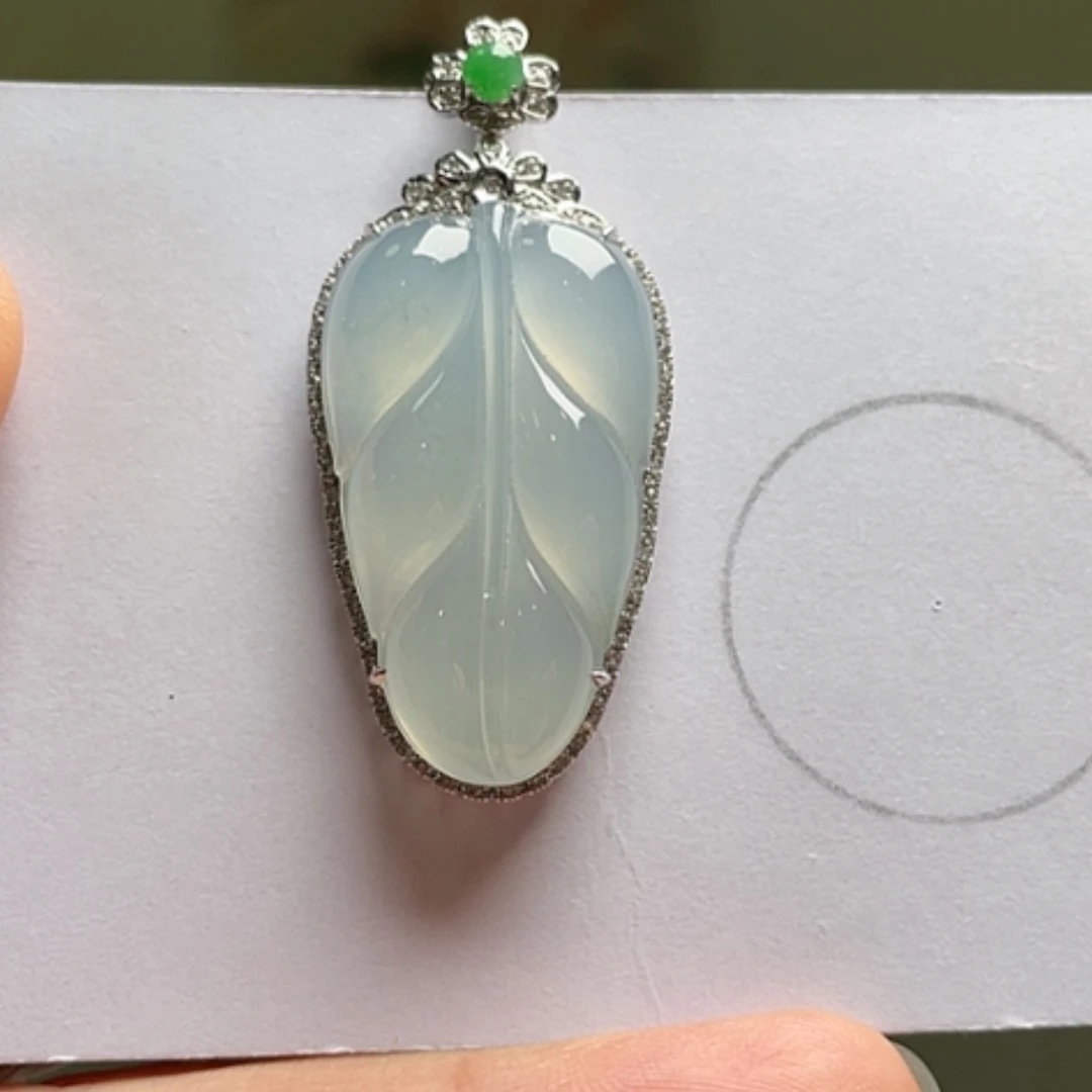 【闪购商品】吊坠(不含链)18K金镶嵌翡翠