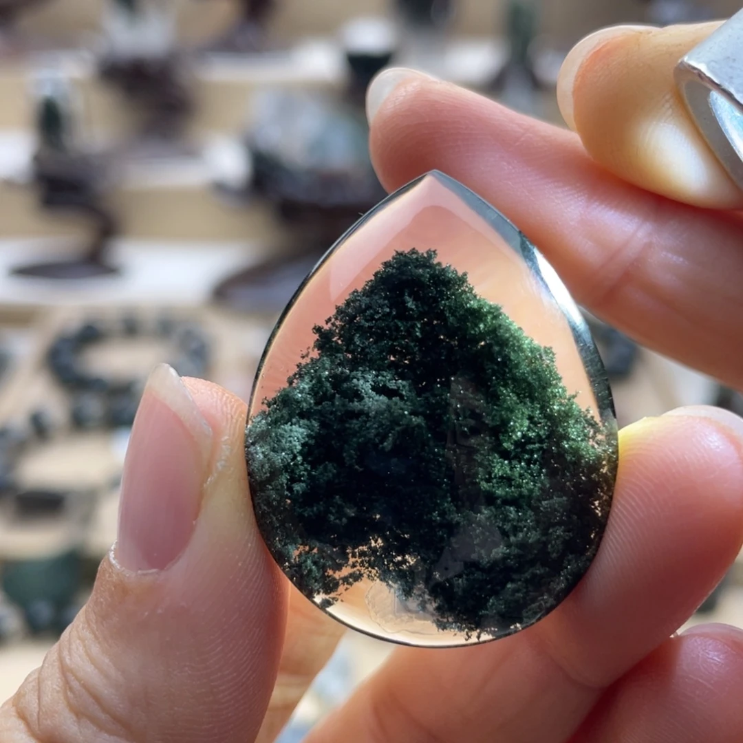 未镶嵌水晶颈饰绿幽灵金字塔水滴