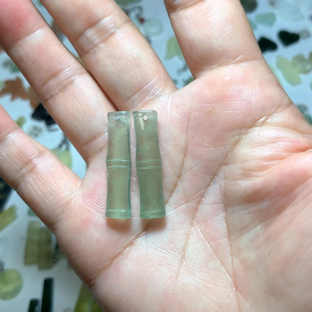 蛇纹石玉未镶嵌耳环