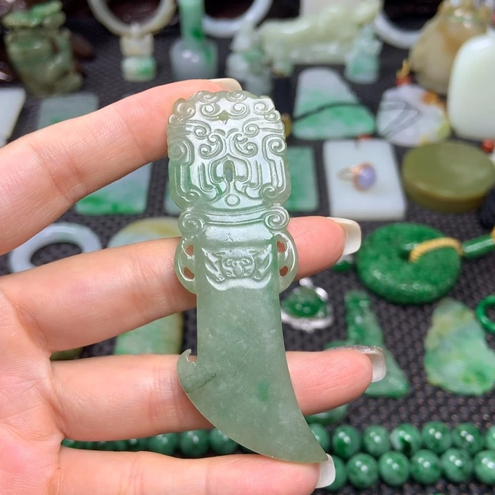 翡翠挂件未镶嵌清
