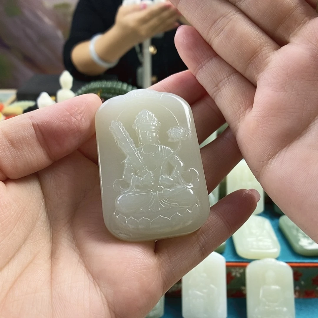 凤***f和田玉未镶嵌颈饰