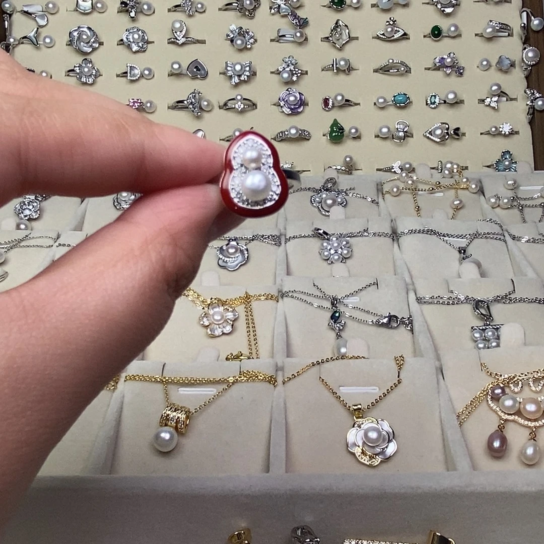 淡水珍珠银S925镶嵌耳饰