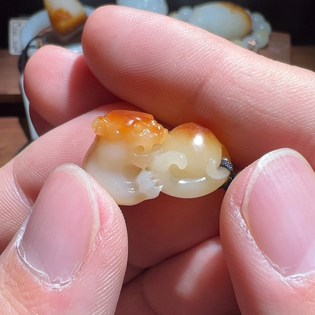 用***7和田玉未镶嵌颈饰