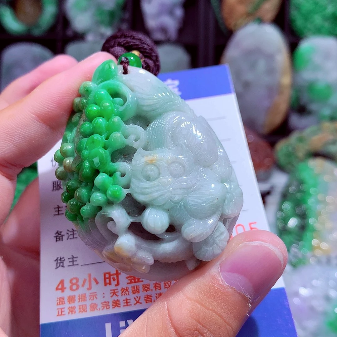 颈饰未镶嵌翡翠天然