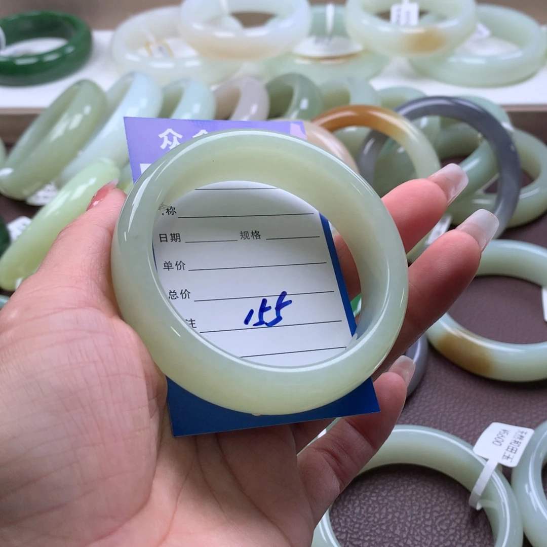 和田玉手镯58有纹未镶嵌