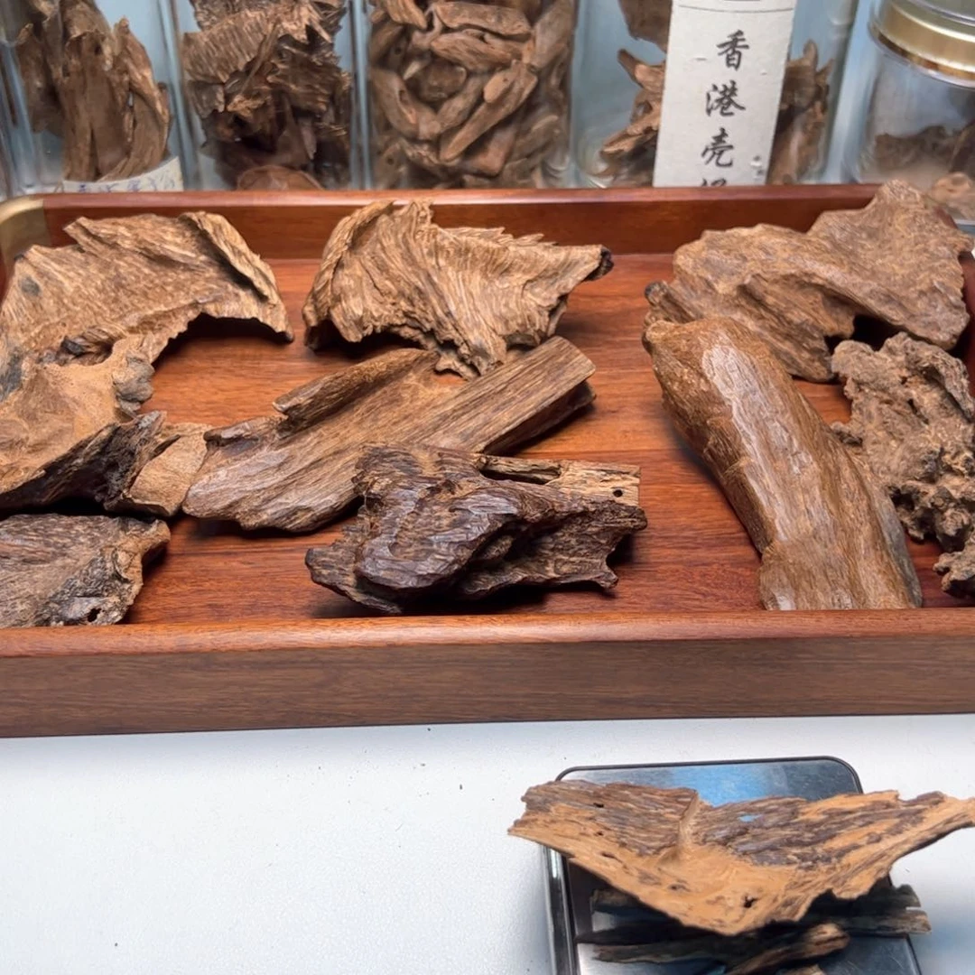 G***使木：海南黑油格7.2克小料