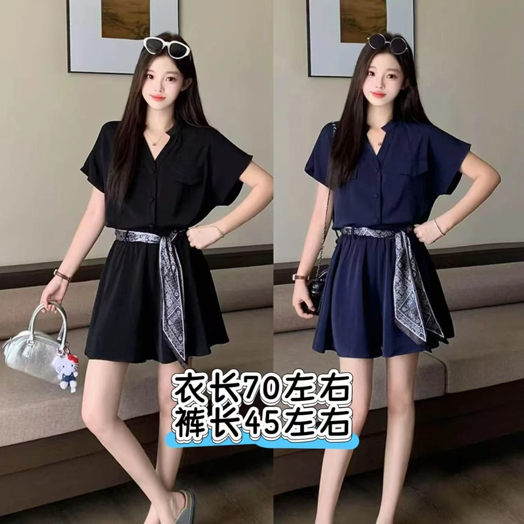 凤儿家-55809 法式简约高级感上衣+丝巾腰带短裤两件套