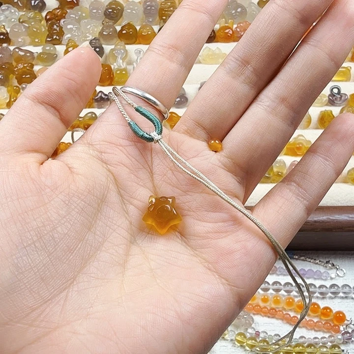 吃***碗玛瑙/玉髓颈饰合金