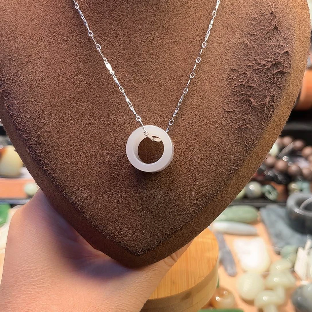 颈饰未镶嵌和田玉