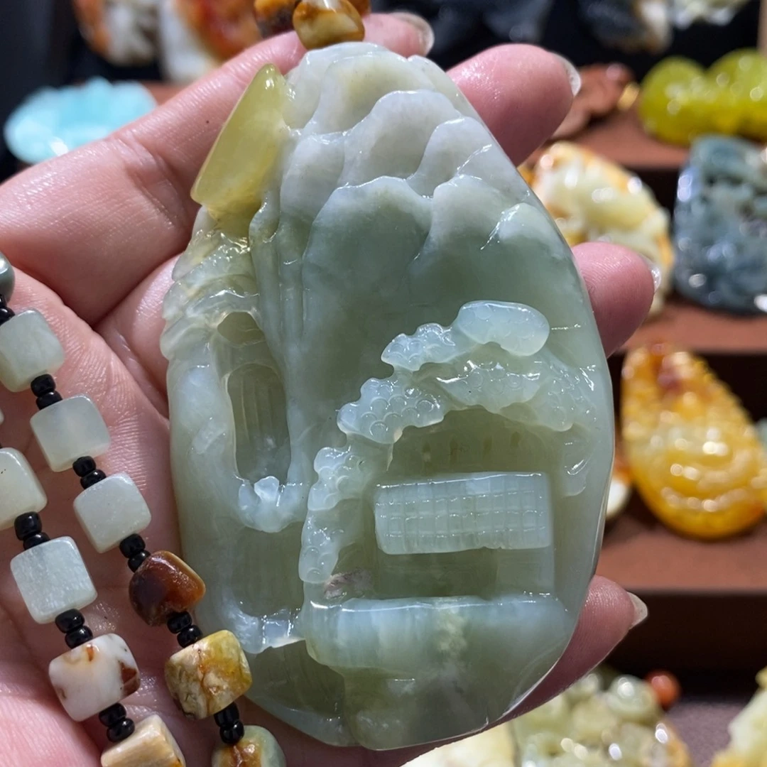 蛇纹石玉颈饰未镶嵌