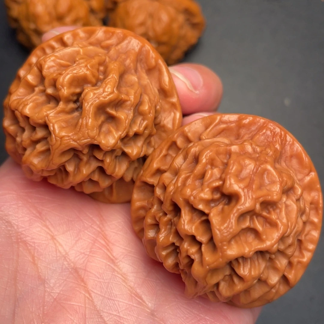 文玩核桃吊坠秦岭野生文玩核桃