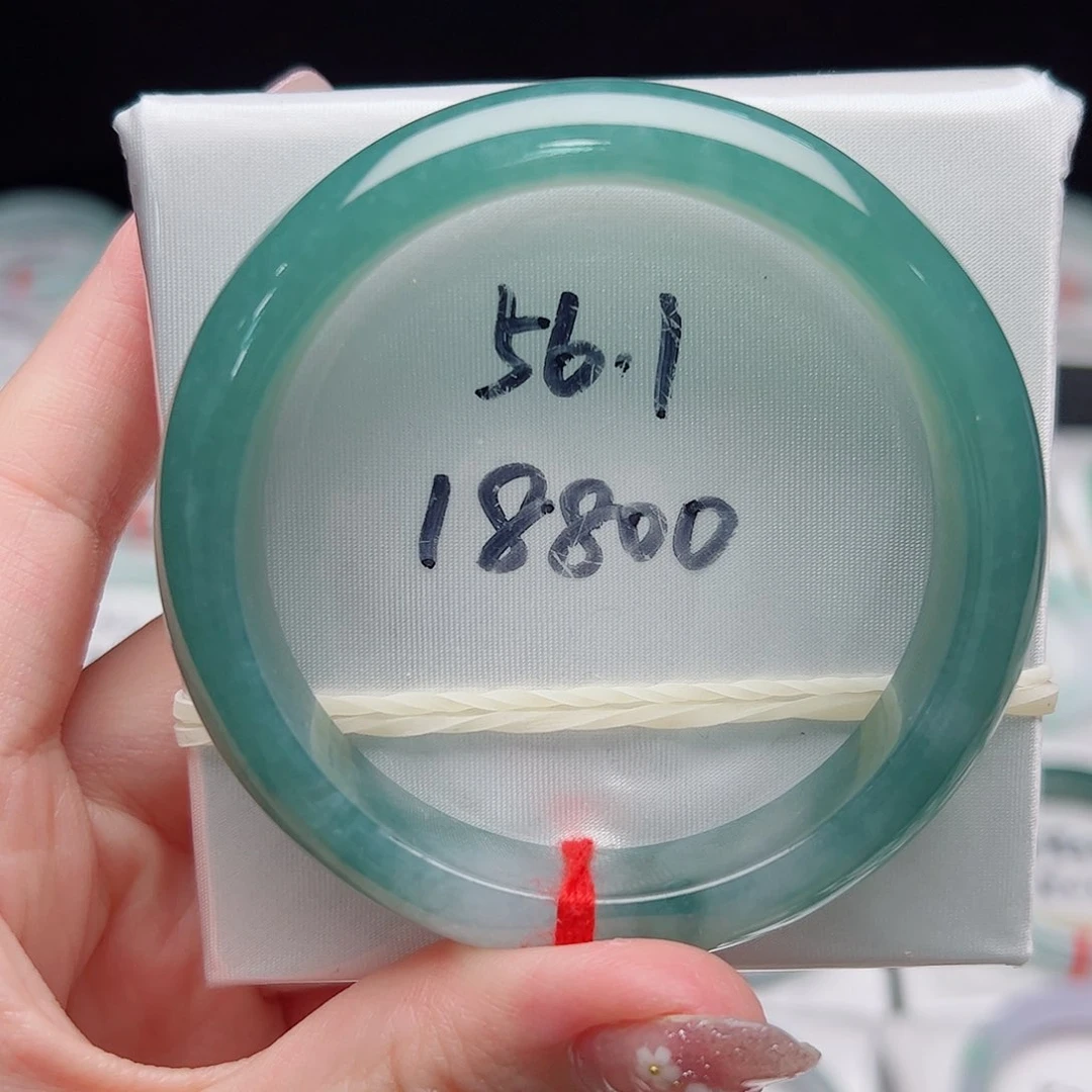 翡翠手镯未镶嵌天然