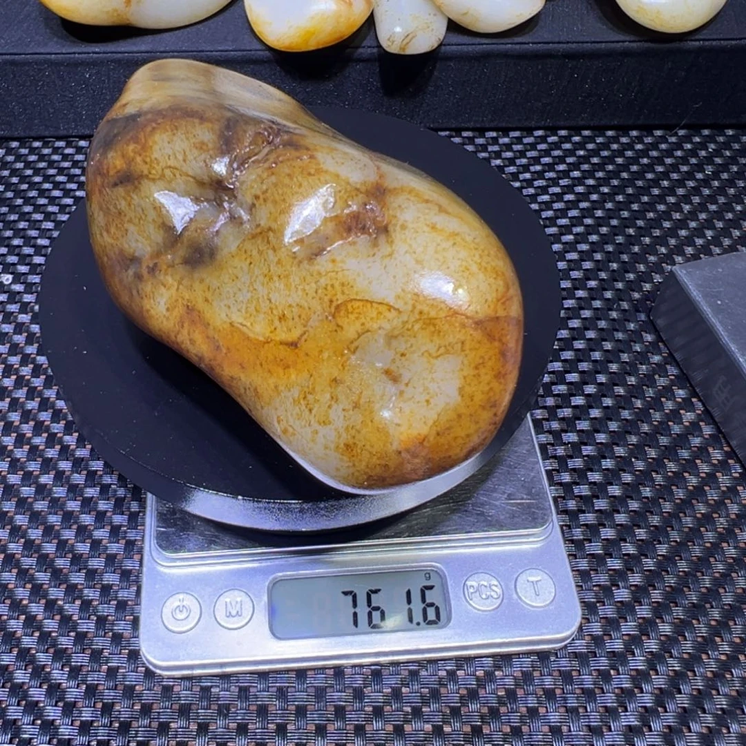 和田玉（子料）未镶嵌吊坠(不含链)761克