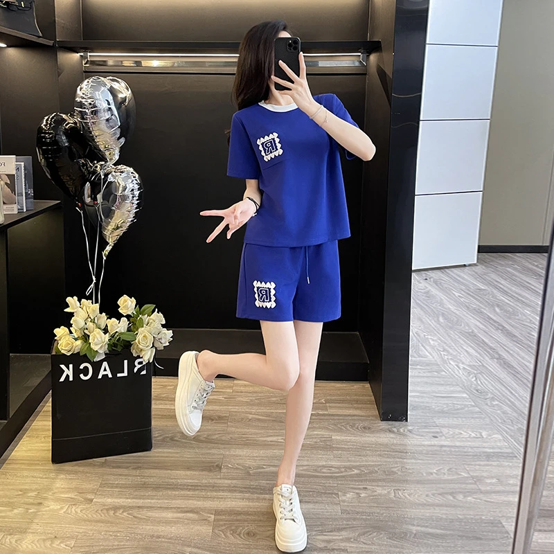 时尚减龄休闲运动套装2025女夏洋气高级感宽松短袖T恤短裤两件套