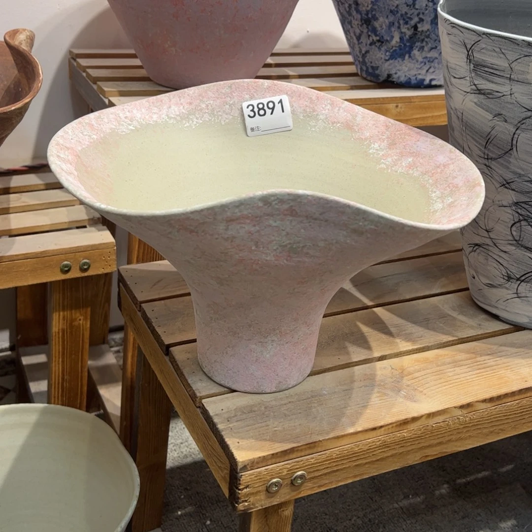 瓷片3891已经打孔高20口不规则的