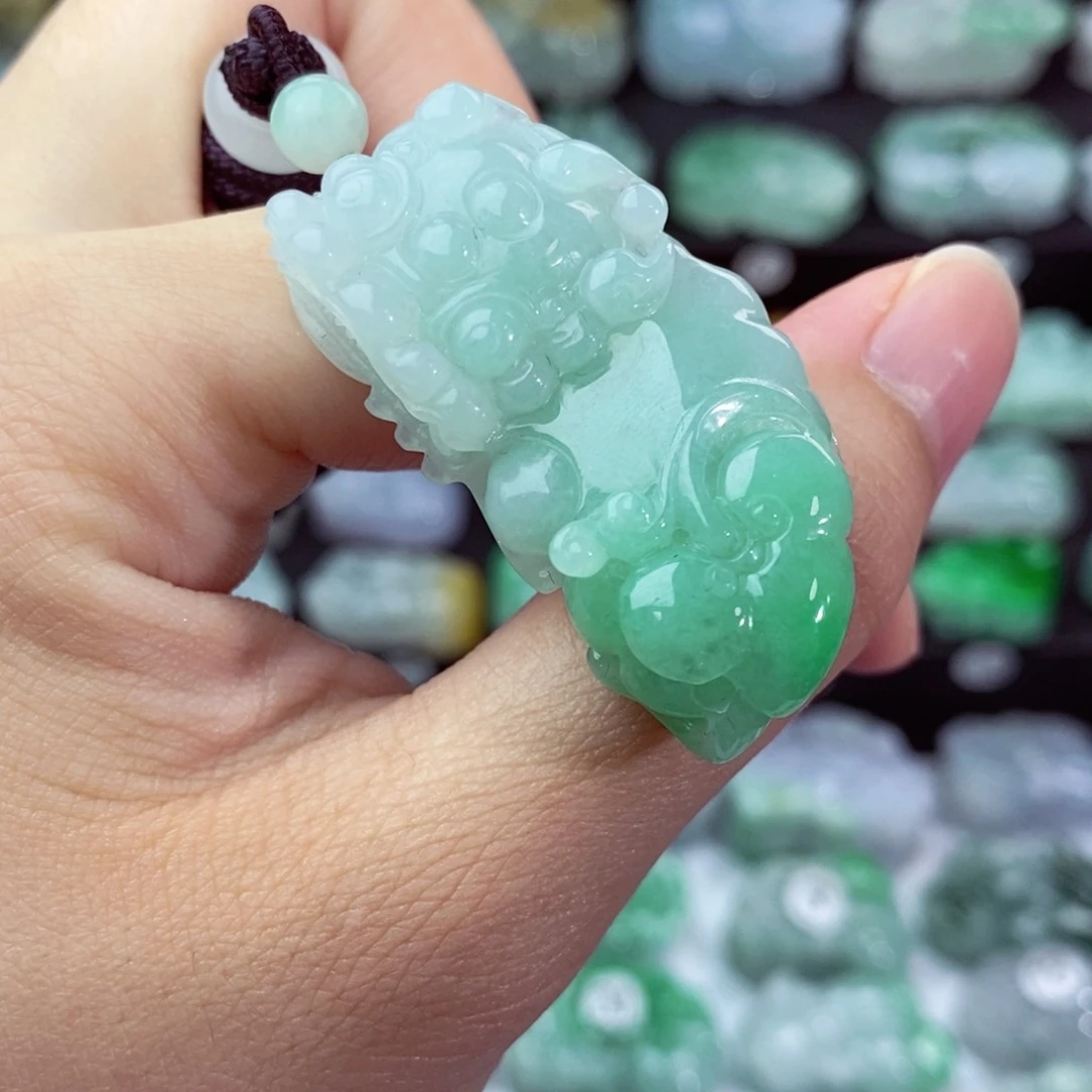 翡翠颈饰未镶嵌天然