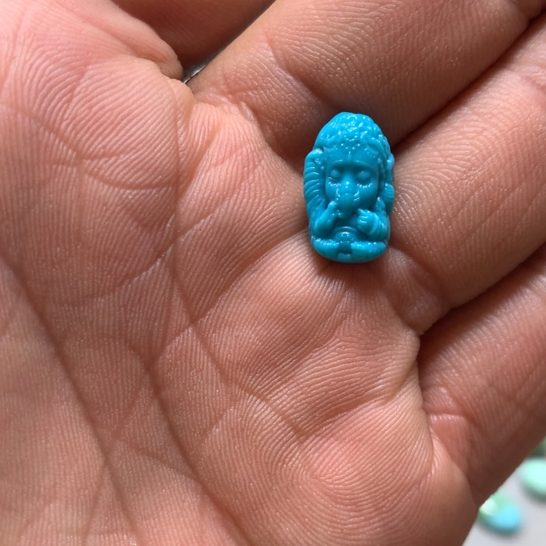 绿松石未镶嵌颈饰