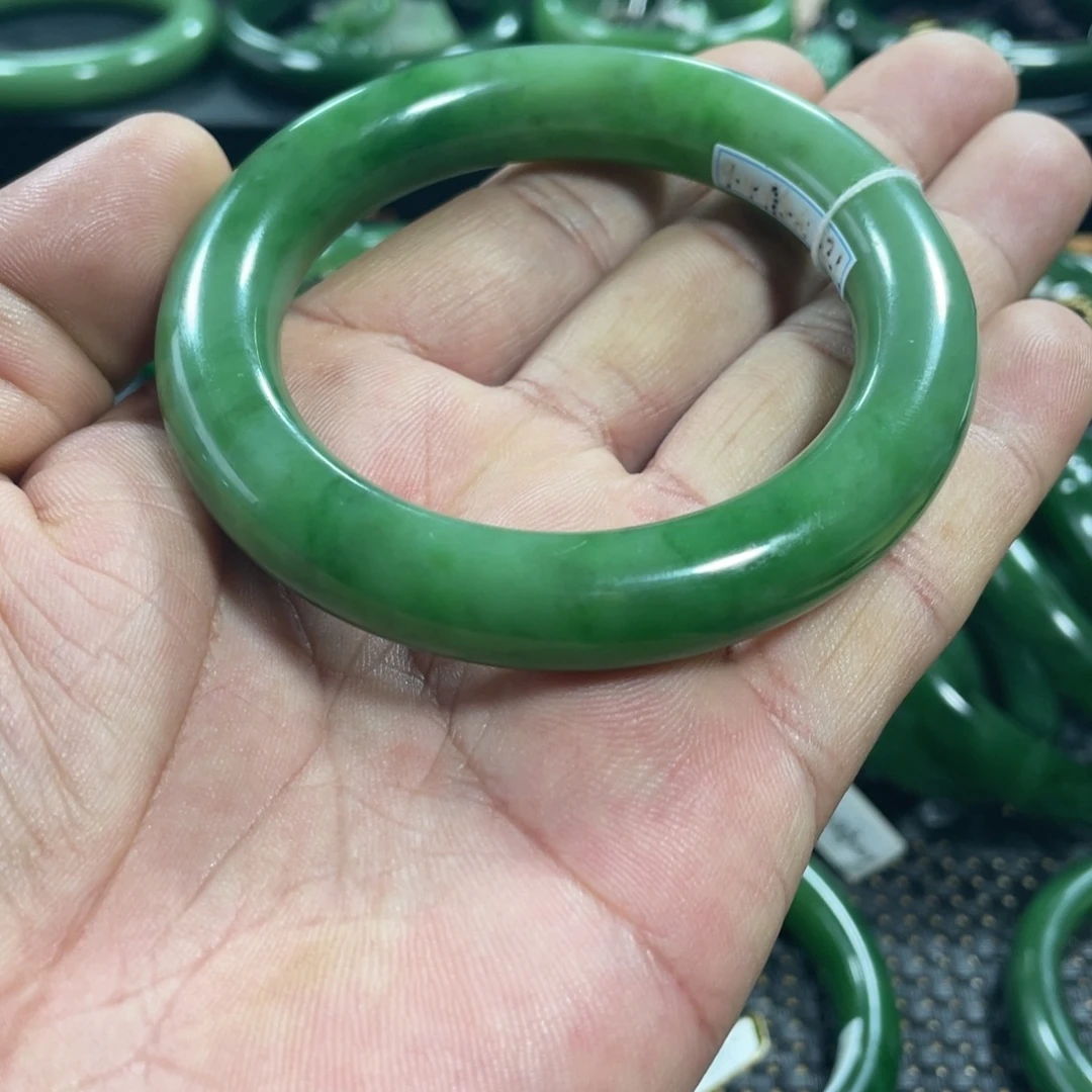 和田玉（碧玉）未镶嵌手镯