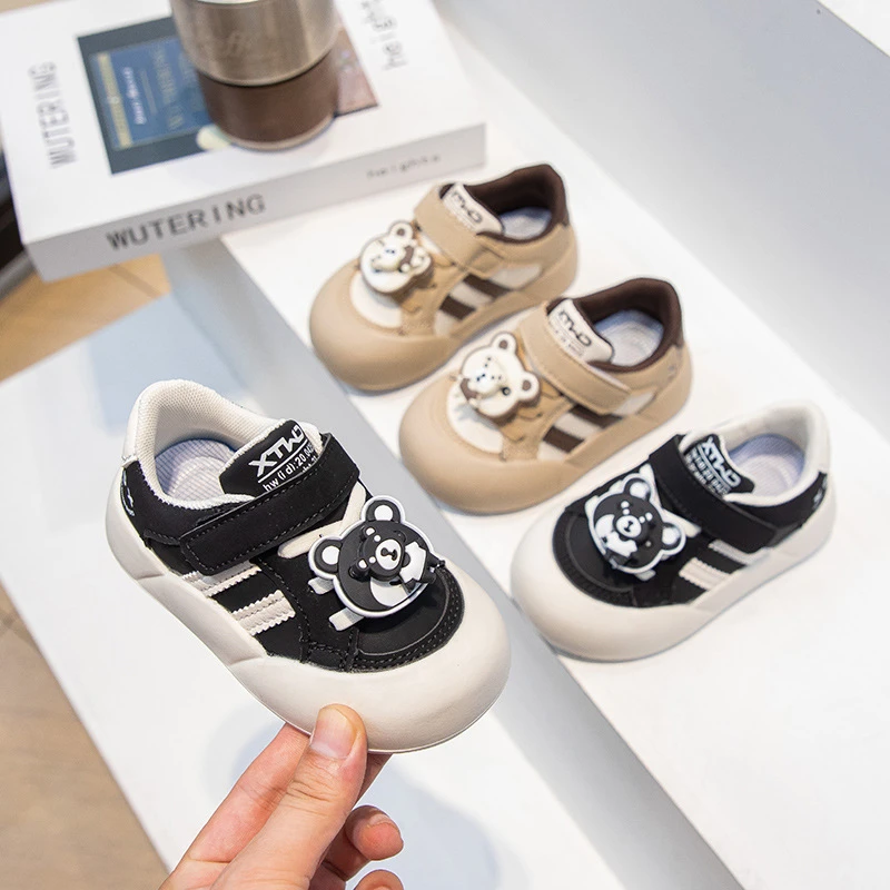 新款板鞋百搭小童单鞋男童休闲鞋女宝宝软底旋转挂件运动鞋潮