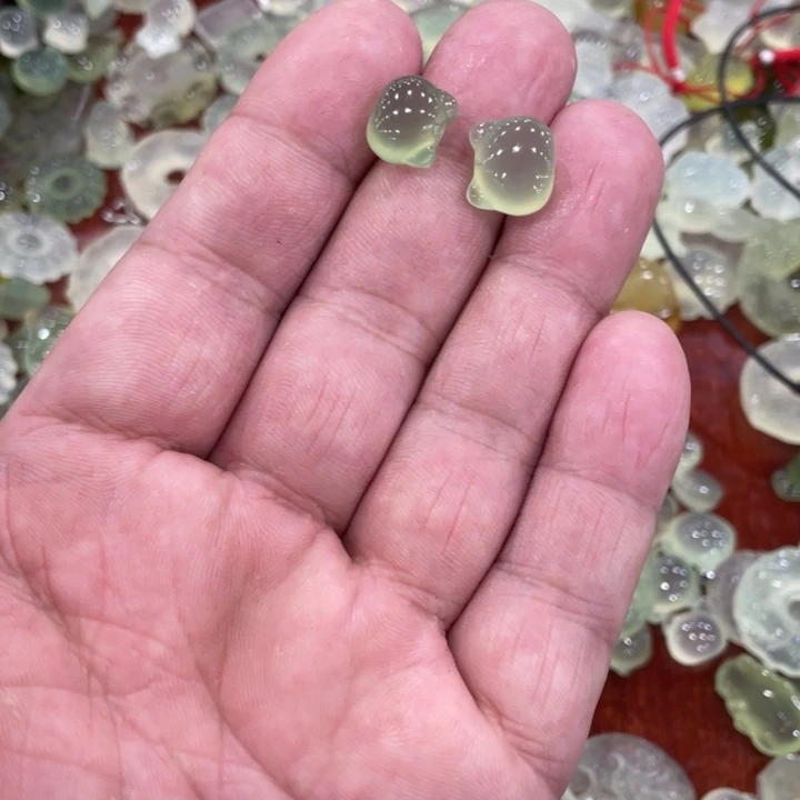 蛇纹石玉合金颈饰