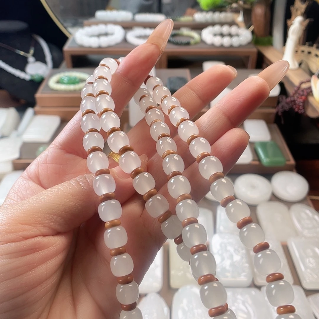 湘***跑石英质玉（金丝玉）未镶嵌颈饰新疆金丝玉